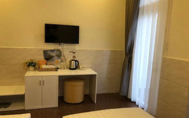Tea Leaf Hotel