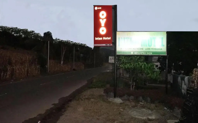 OYO 2410 Intan Hotel