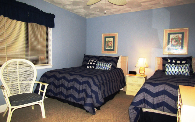 Club Regency in Regency Towers