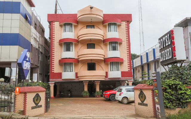 OYO 48910 Hotel Blue Bird
