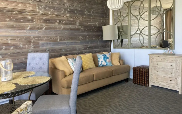 Le Boot Oceanfront Suites