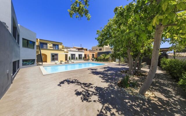 Villa With 3 Bedrooms in Quelfes, With Wonderful sea View, Pool Access