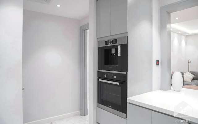 Luxurious Apartment With Iconic Burj View