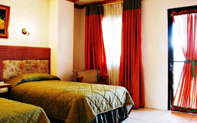 Golden Pine Hotel