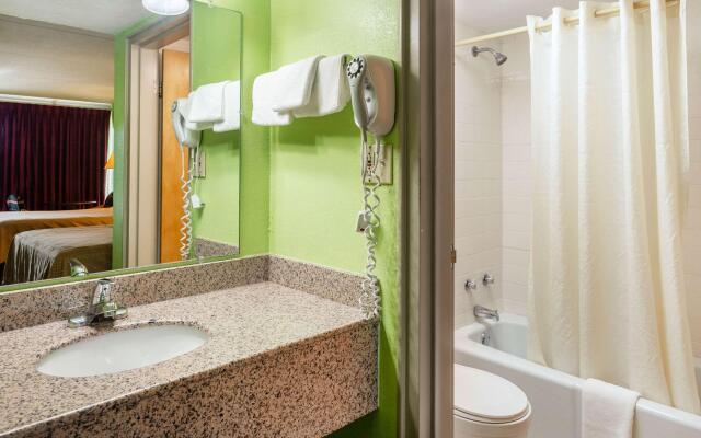 Econo Lodge Renfro Valley