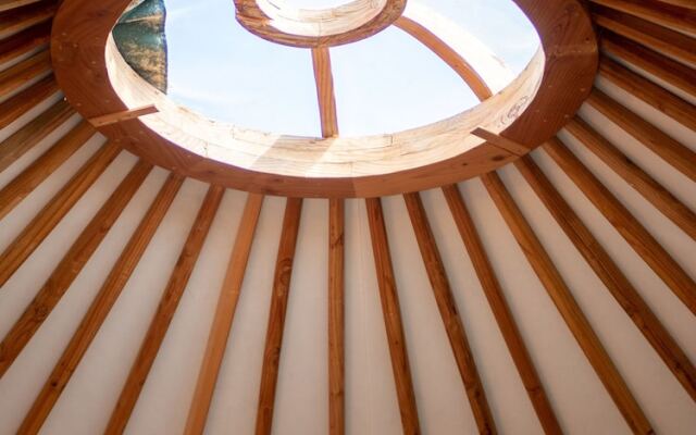 Yourtissimo - La Maison Rouge