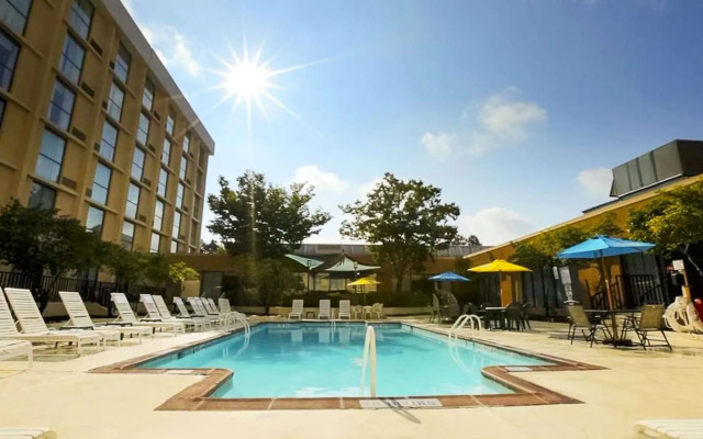 FairBridge Hotel & Conference Center Somerset