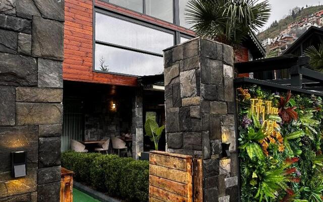 Fifty Three Otel
