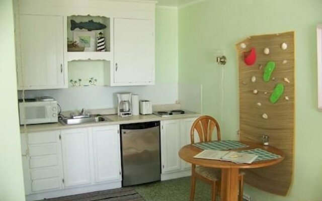 Knolls Court Motel