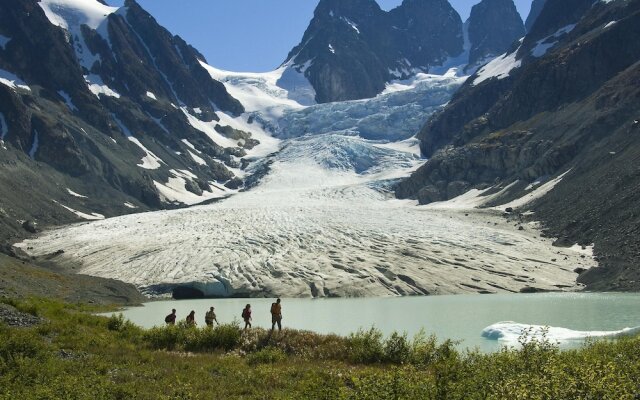Tweedsmuir Park Lodge