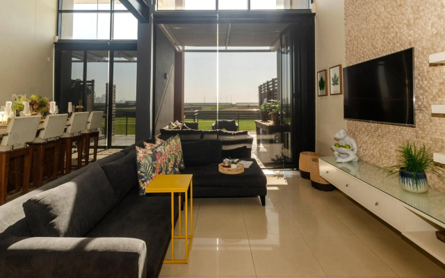 Quayside Waterfront Apartment