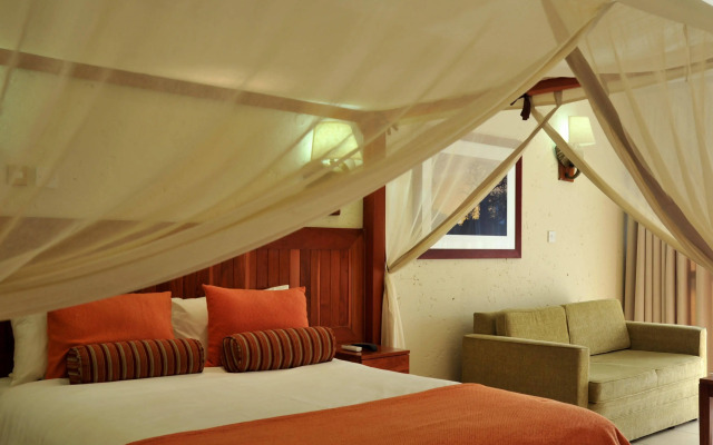 Cresta Mowana Safari Resort & Spa