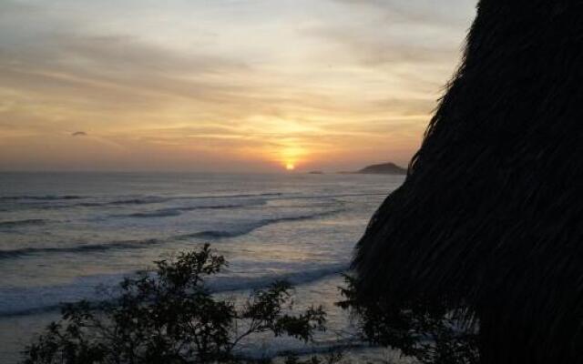 Magnific Rock - Surf Resort & Yoga Retreat Nicaragua - Hostel