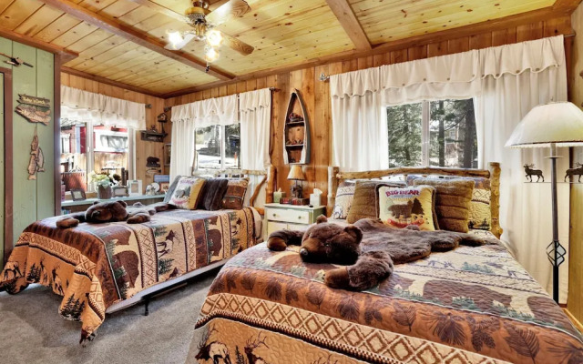 Cozy Bear Pines #2465