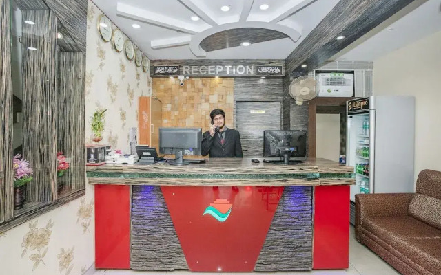 Oyo 436 Emirates Suites
