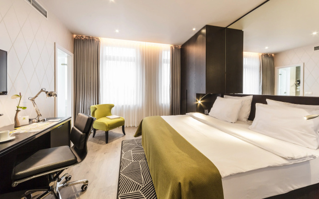 Holiday Inn Dresden - Am Zwinger by IHG