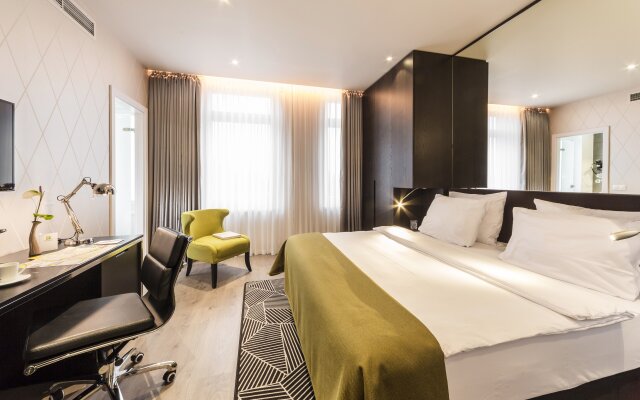 Holiday Inn Dresden - Am Zwinger by IHG