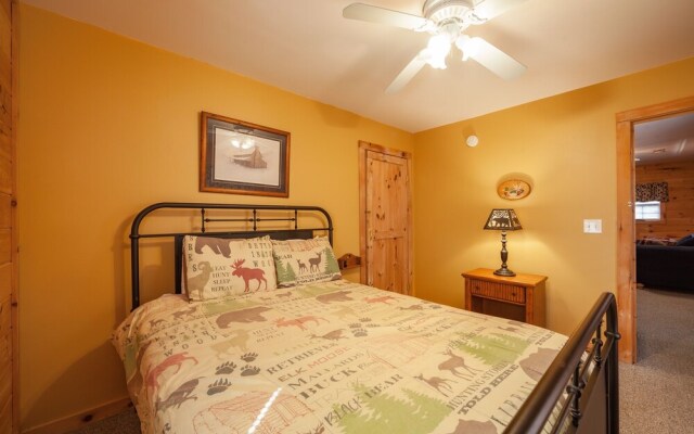 Sleepin' Inn 2 Bedroom Cabin by RedAwning