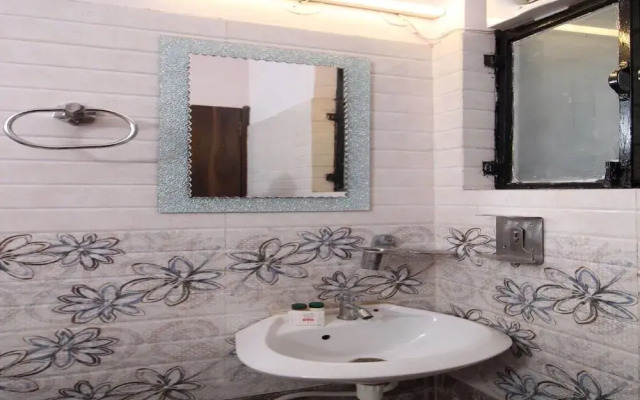 Oyo Flagship 33020 Kusum Vihar Jagat Pura