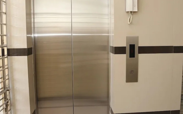 Hak Mall Suites