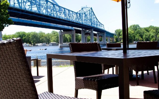 Courtyard by Marriott La Crosse