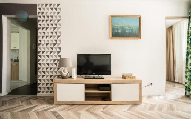 oompH Warsaw Central Deluxe Apartment