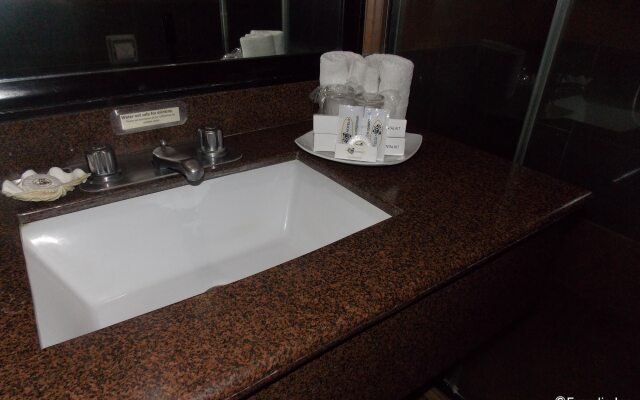 MO2 Westown Hotel Bacolod - Downtown