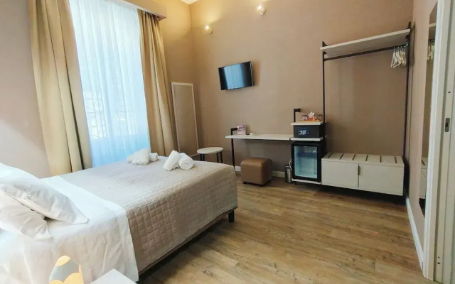 Nicole Suite