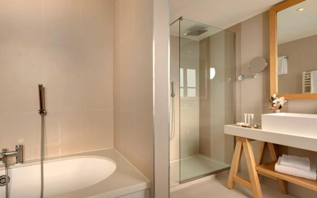 Mercure Maintenon