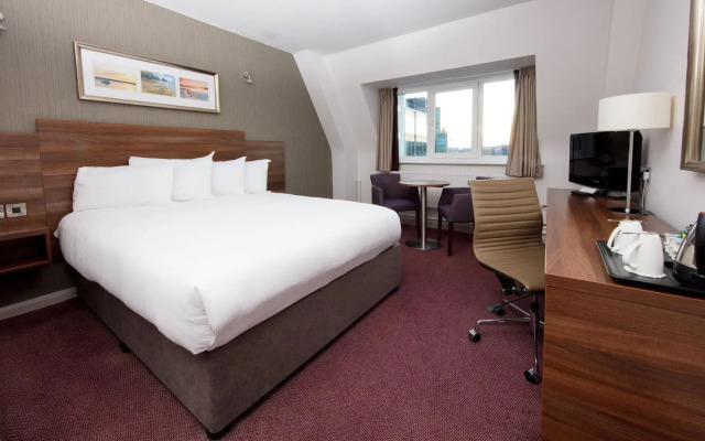 Отель Leonardo Cork