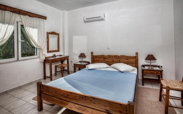 Alexandros Apartments