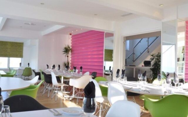 Elements Hotel & Restaurant