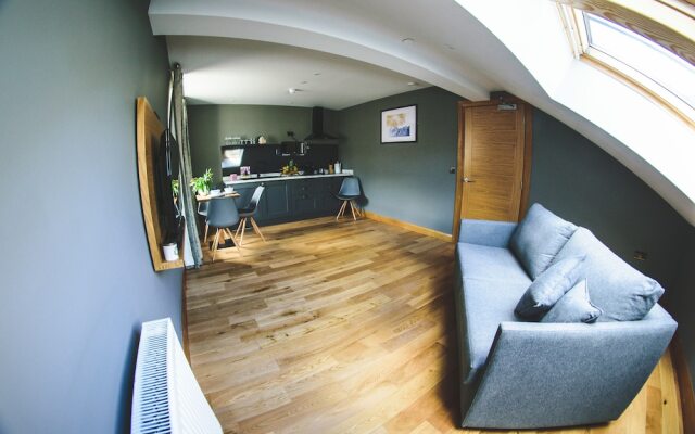 Mono Suites