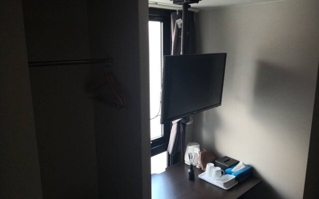 R Hotel Namba South