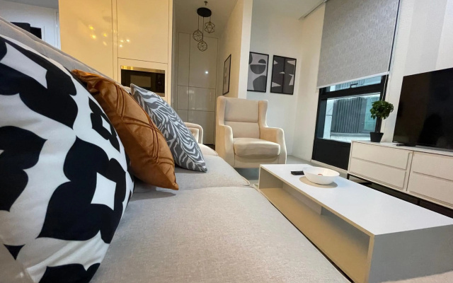 New Arcoris 6 Pax 2 BR with Pool View Mont Kiara - BOHO – Guest Rooms – Kuala Lumpur
