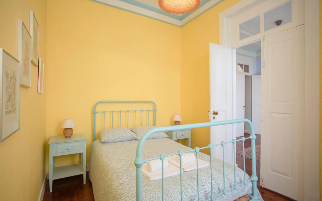 Torreira . Yellow Beach Pavilion