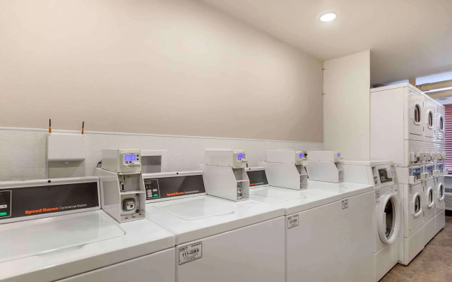 Extended Stay America Select Suites - Omaha - Southwest