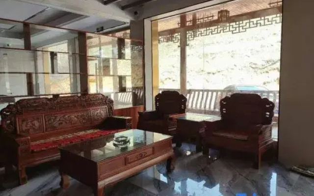 Yifeng Hotel