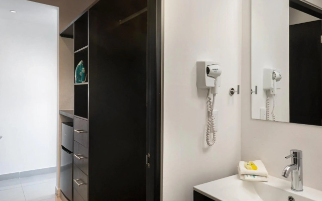 Suites Malecon Cancun