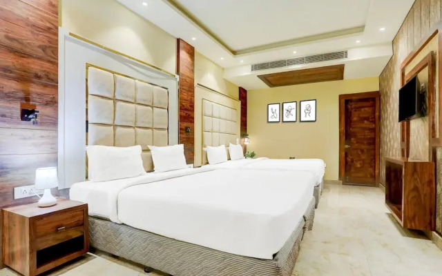 Luxurious Family Retreat With Pool in Patna