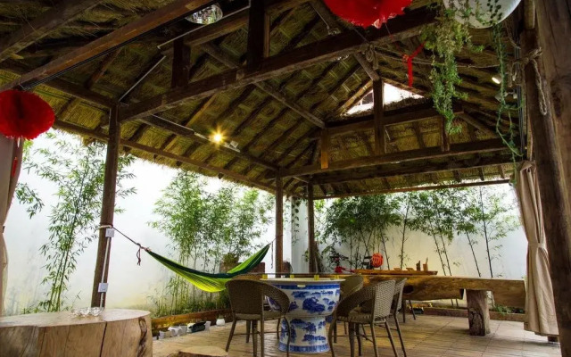 YiHai ZhuYuan Boutique Inn