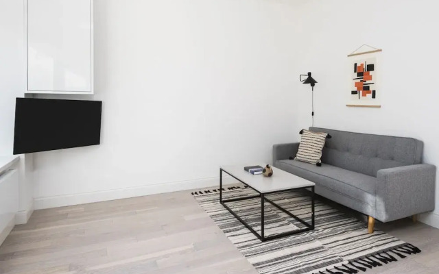 Sonder - Anglers Lane