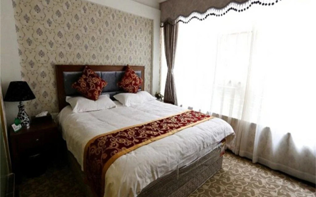 Yanting Zhuoyue Theme Hotel
