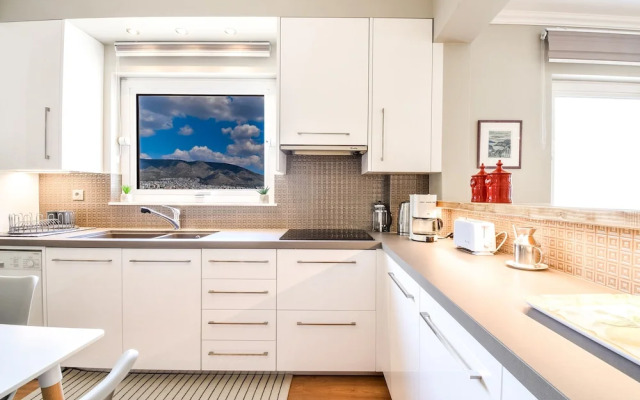 Alimos Luxury 3 Bd Apt w Stunning Views