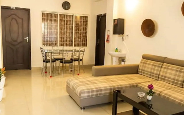 Malini Homes - Food & Lodging