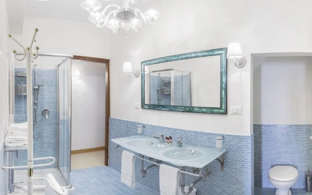 San Marco Luxury Canal View Apartments