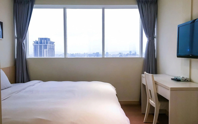 We Meet Taipei Hotel