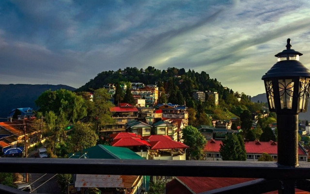 Sumitel Vista 800m from Mall Road