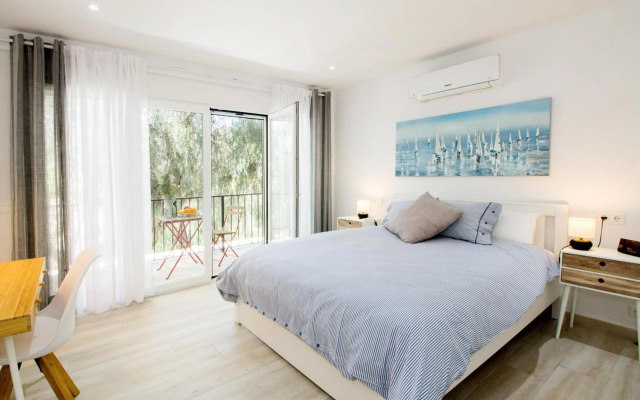 Perfectly located beachside apartment in Elviria Marbella