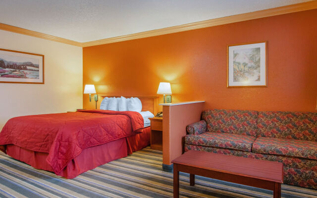 Quality Inn & Suites Medford Airport